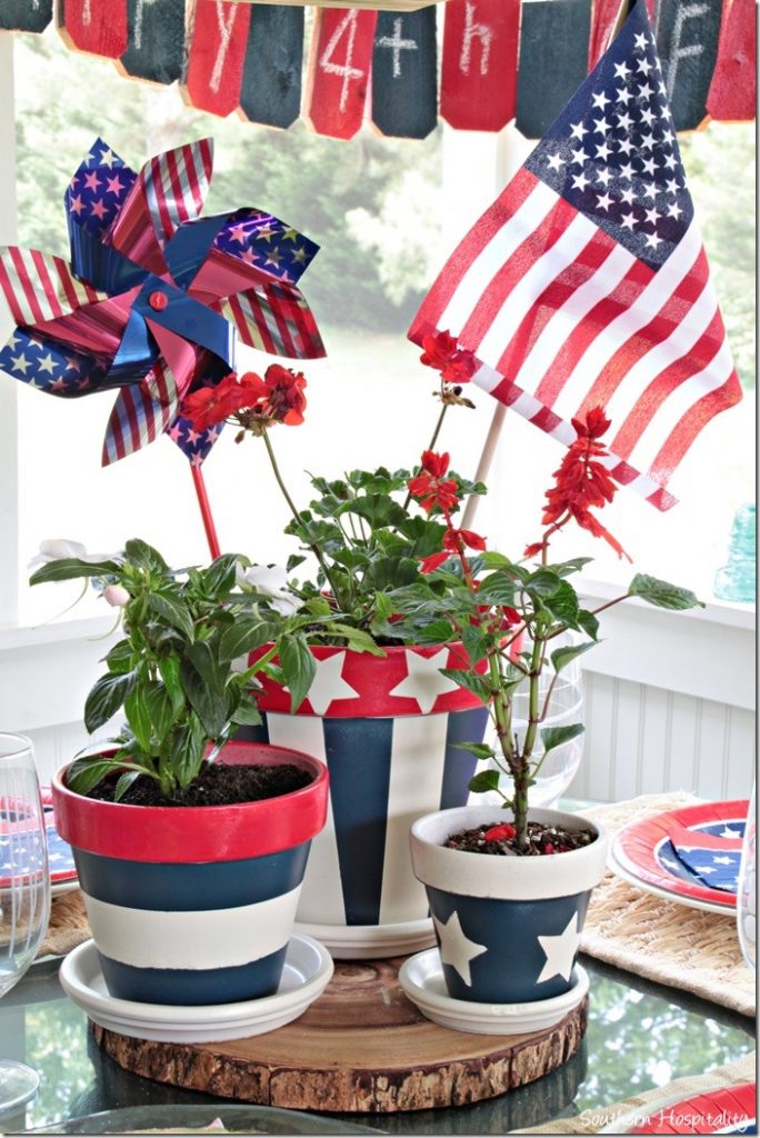 DIY American Flag Decor Ideas. Check out these incredibly easy DIY ideas, each puts a new spin on American Flag decor! Awesome projects for a patriotic patio.