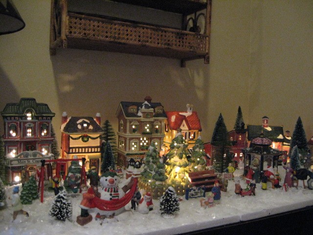 Holiday Trend Alert: Tiny Christmas Villages are Going to Be Everywhere  This Year