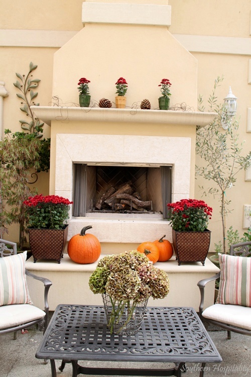 fall outdoor mantel