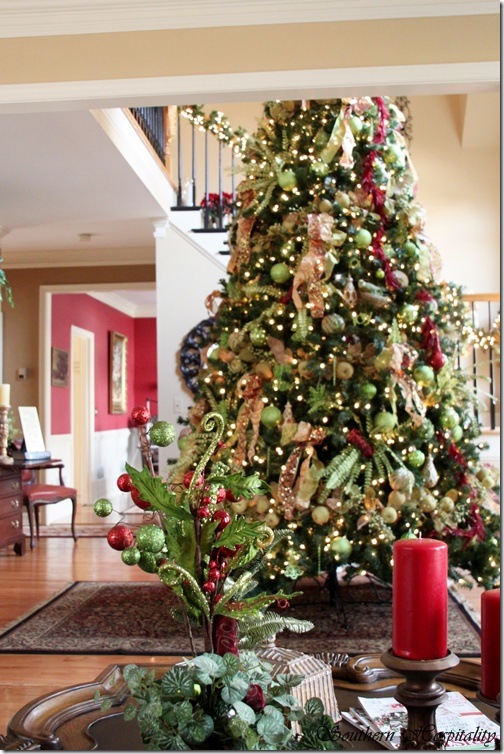 foyer to dining room Christmas