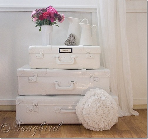 Painted White Suitcases 1_thumb[1]