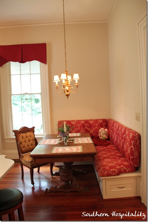 kitchen banquette