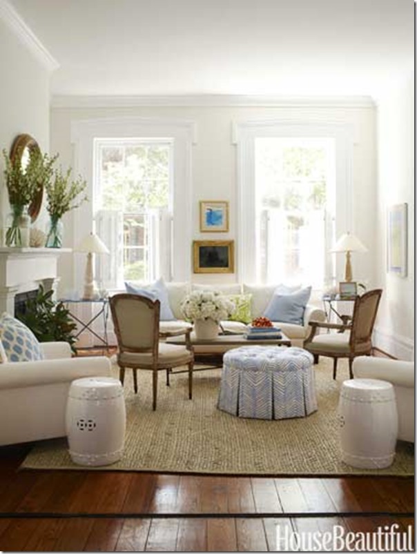 1-hbx-traditional-living-room-white-walls-0412-lynn-morgan-03-lgn house beautiful