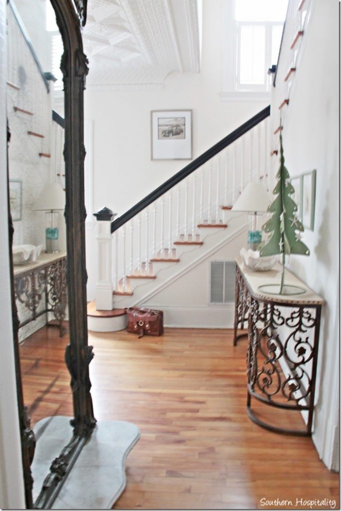 white caps foyer table