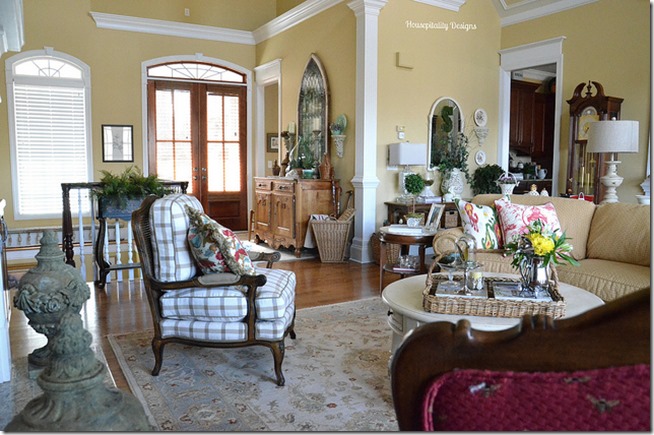 living room to foyer