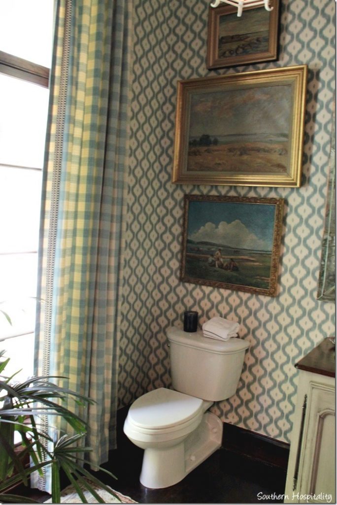 carriage entry powder room