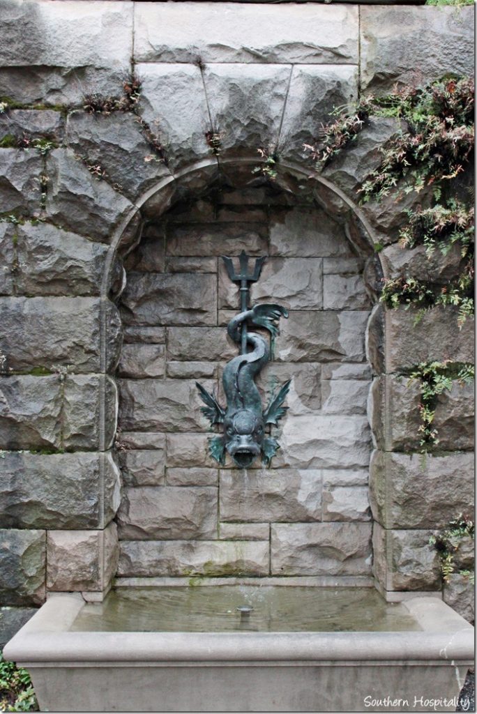 wall fountain