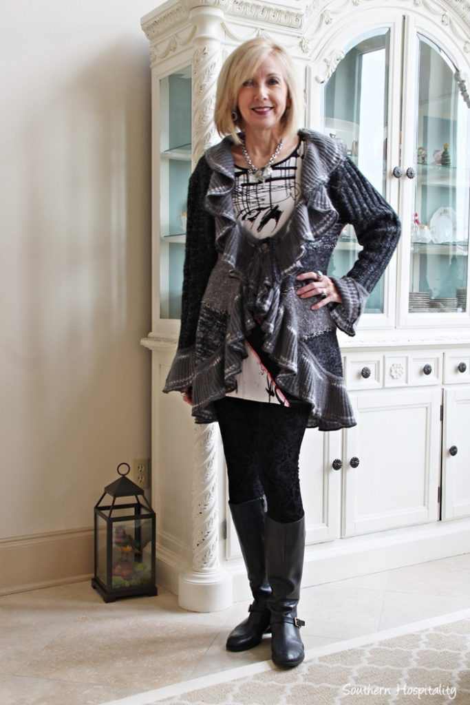 Tunic, leggings and boots.  Fashion over 50, Fashion clothes