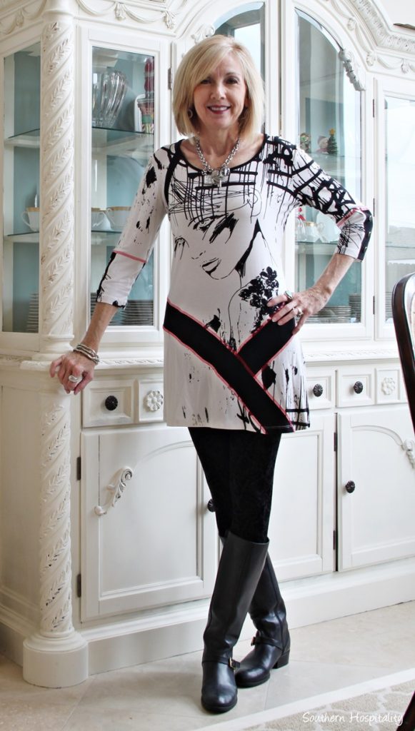 https://southernhospitalityblog.com/wp-content/uploads/2015/01/tunic-and-leggings.jpg