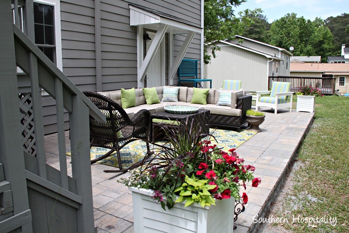 patio sectional and planters
