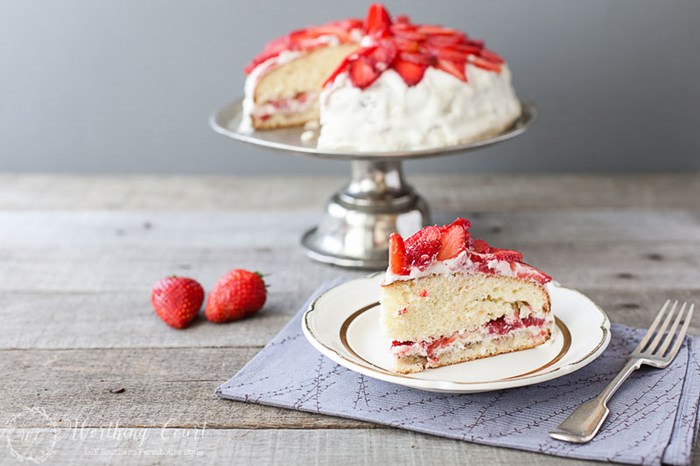 Strawberry-Cake-Recipe-With-Buttercream-Frosting-1