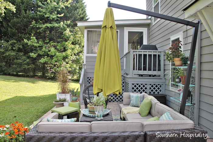 outdoor patio space with umbrella012