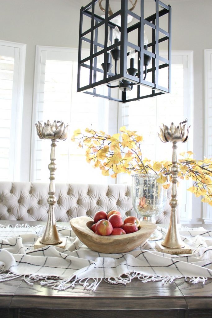 pretty-kitchen-fall-decor-with-apples