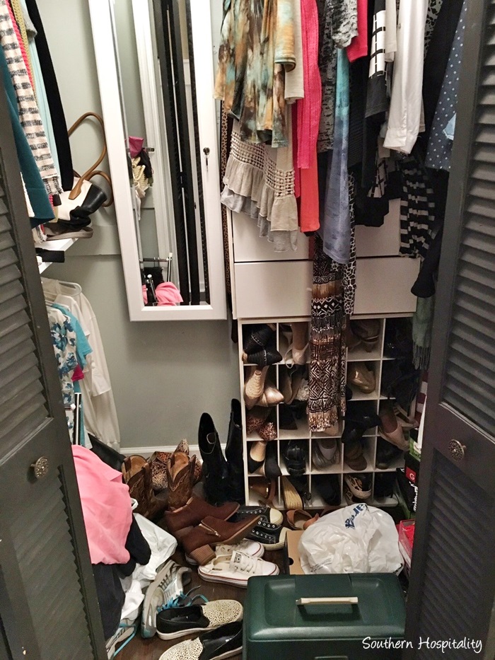 small-closet-organization001