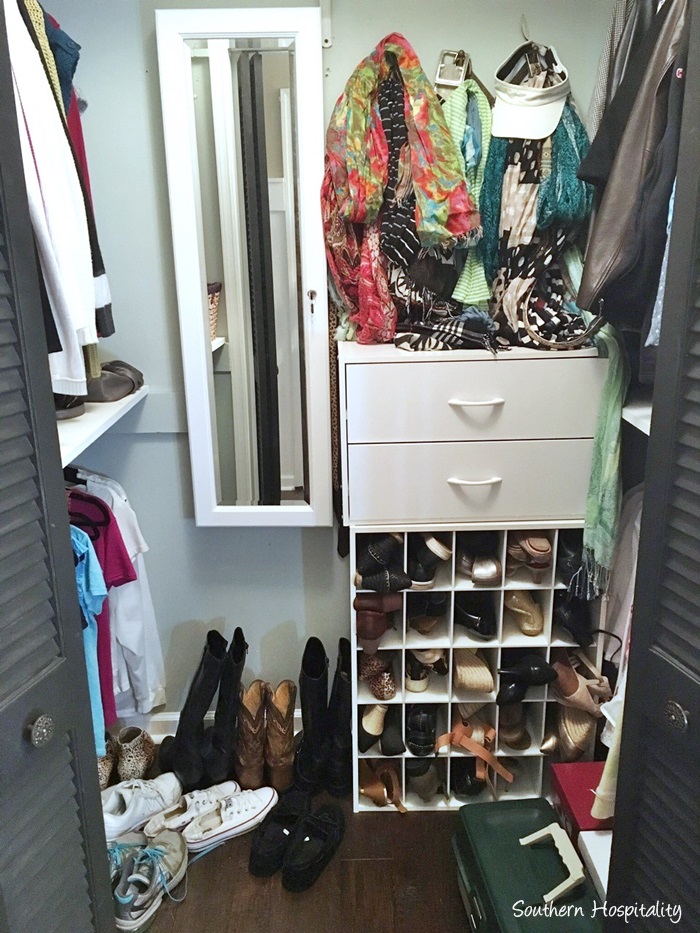 small-closet-organization005