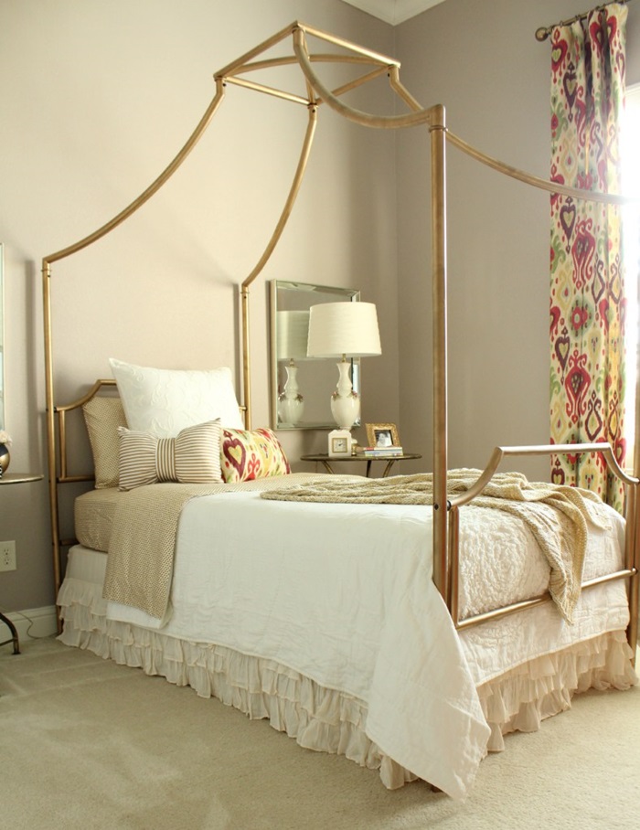 canopy-bed