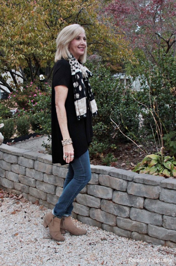 Fashion over 50: Casual Jeggings with Black & White - Southern Hospitality