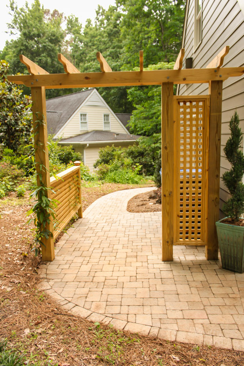 pergola-trash-can-screen-dublin-cobble-walkway-2