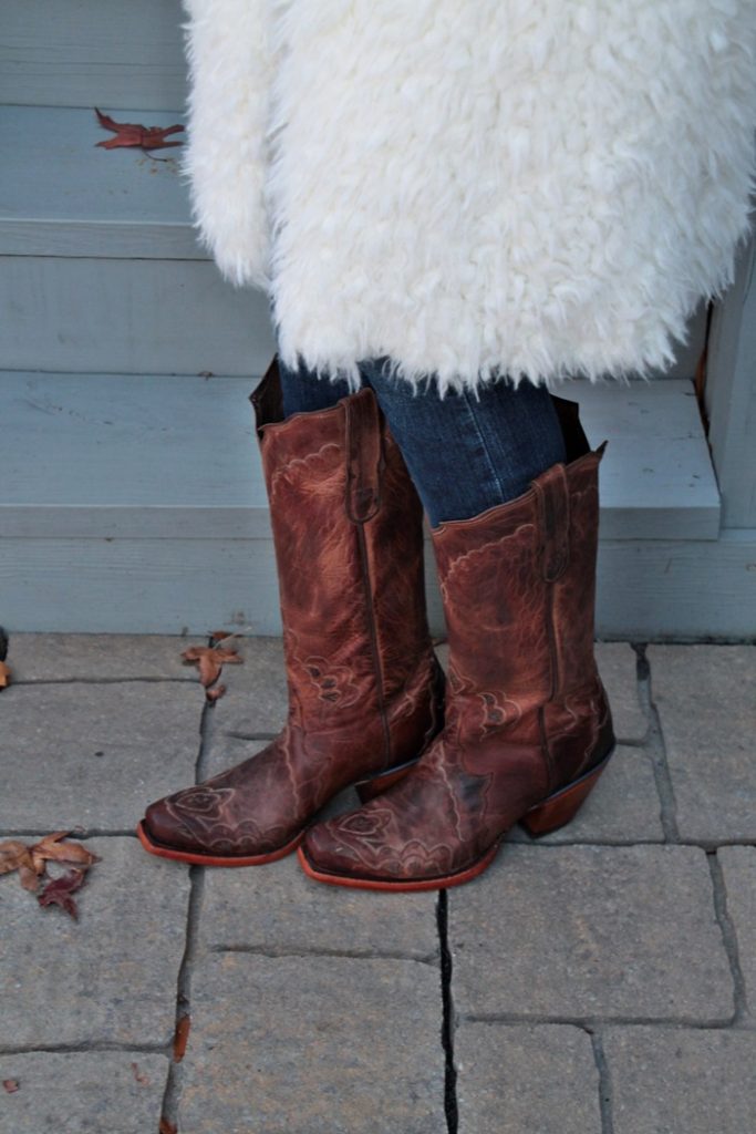 GORGEOUS Tony Lama red cowboy boots with butterflies