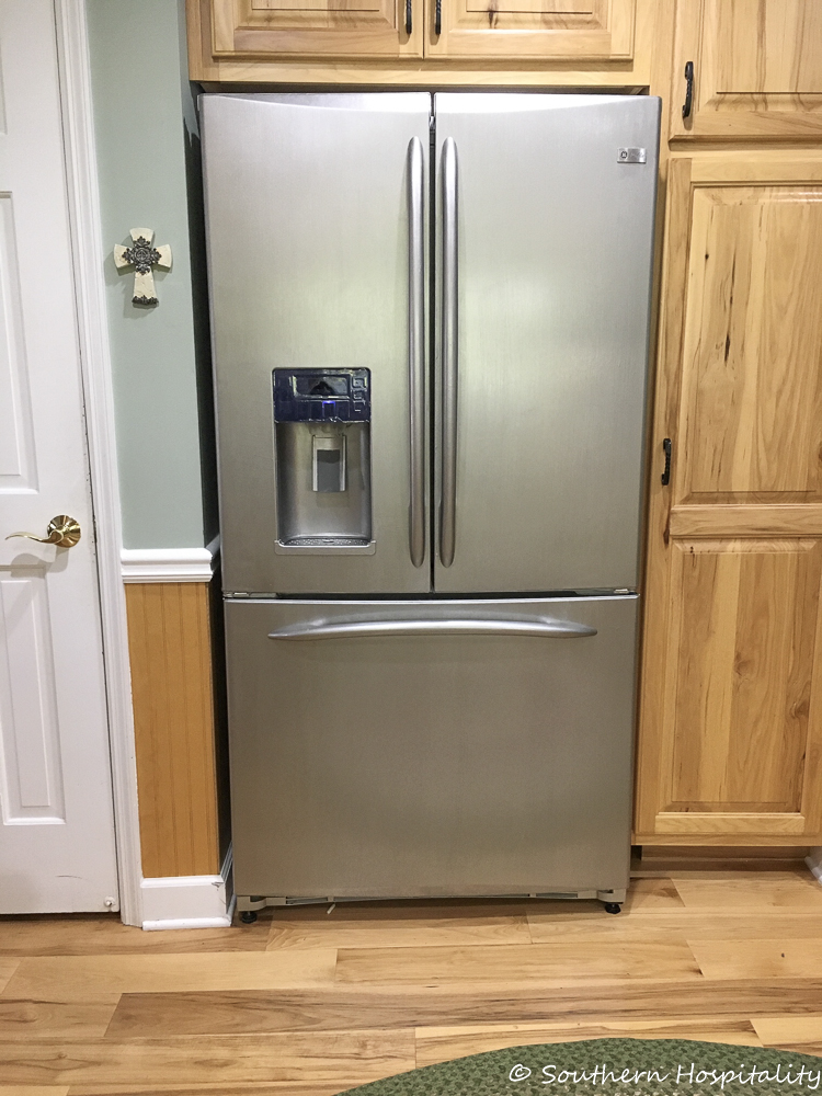 Painting a White Refrigerator with Liquid Stainless Steel - Southern  Hospitality