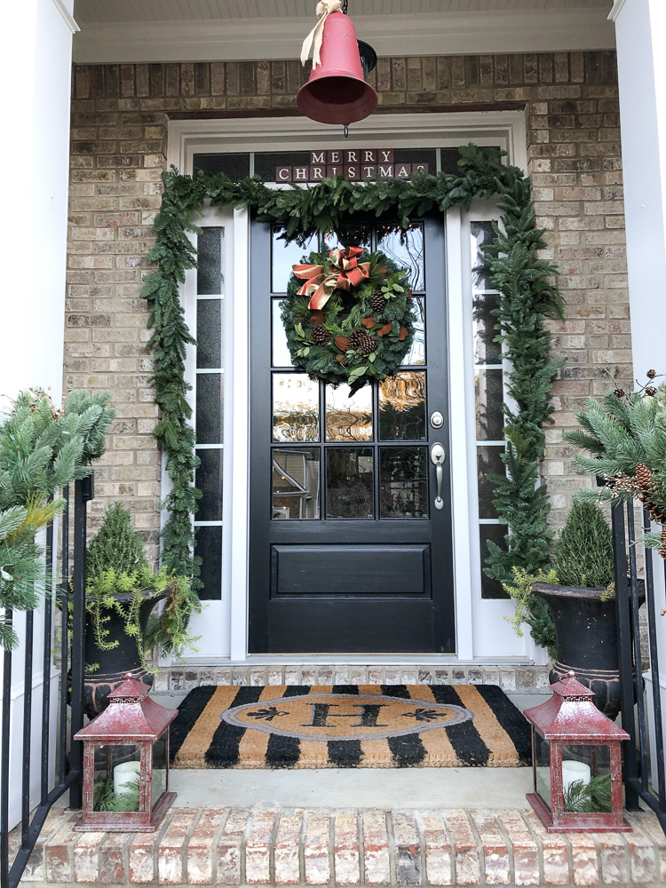 Decorating with Christmas Traditions (& Givewaway} - Southern Hospitality