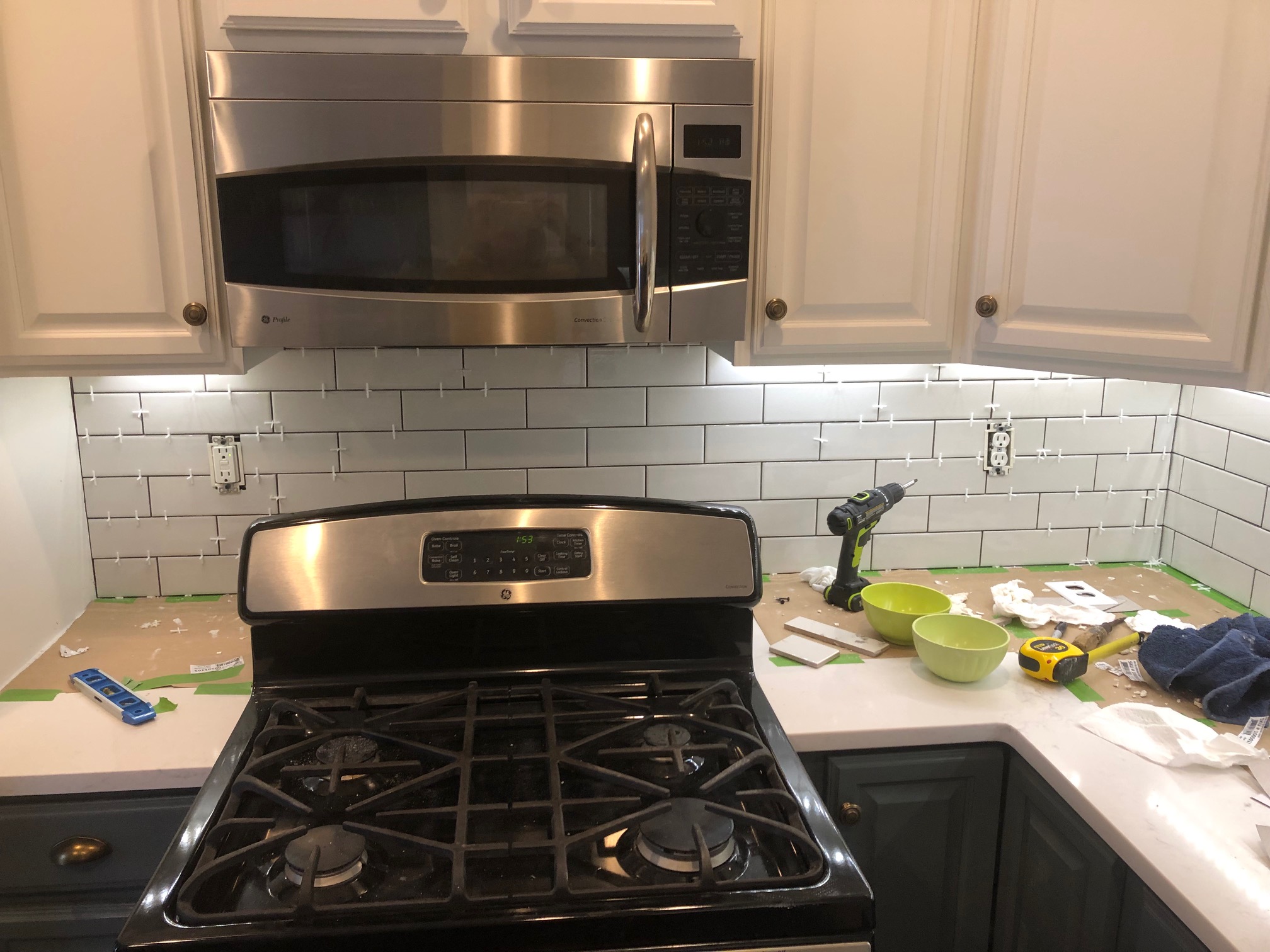 Tiling a Subway Tile Backsplash - Southern Hospitality