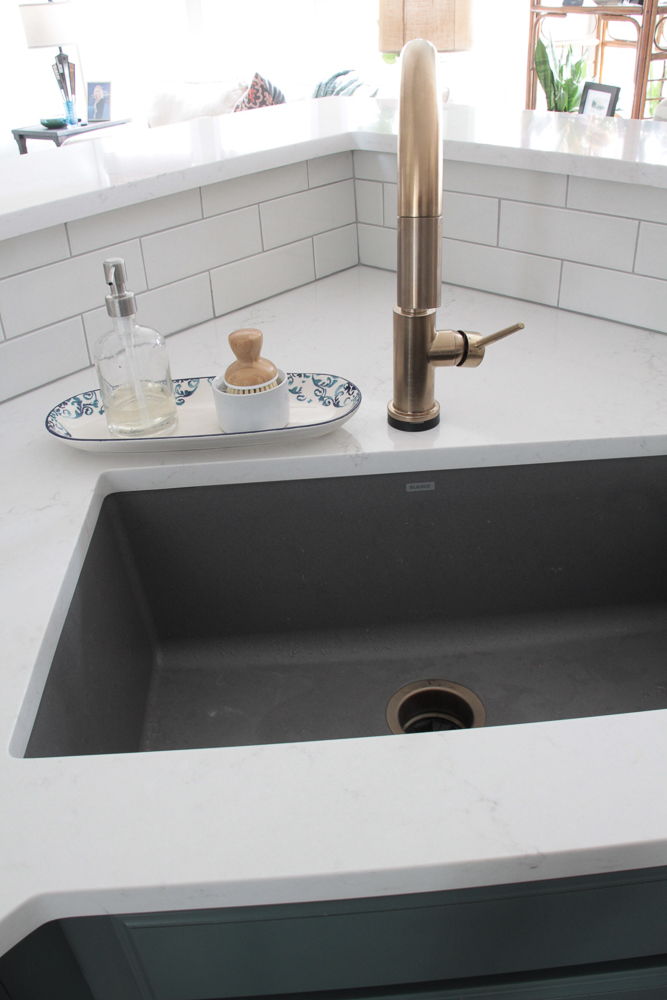 blanco-silgranit-farmhouse-sink-delta-champagne-bronze-trinsic