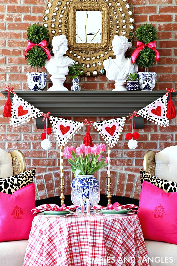 25+ Beauty Romantic Valentines Day Table Decor Ideas