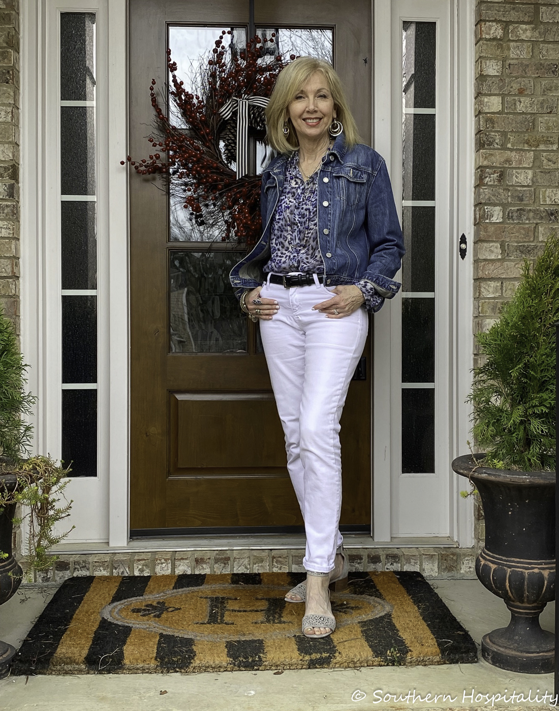 White jeans 2024 and denim jacket