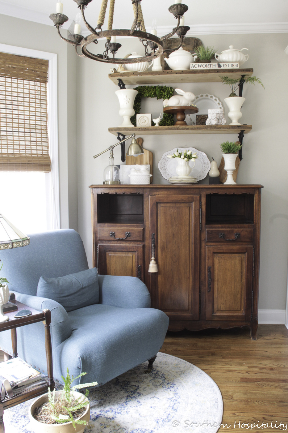 How to Decorate with Antiques and Vintage Pieces