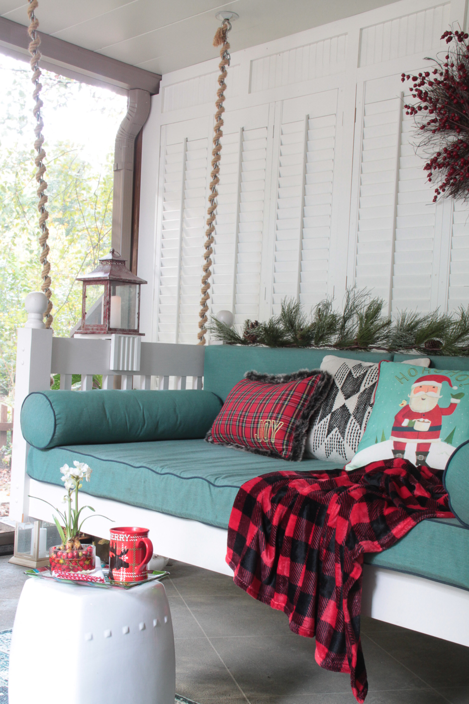 Christmas decor screen porch