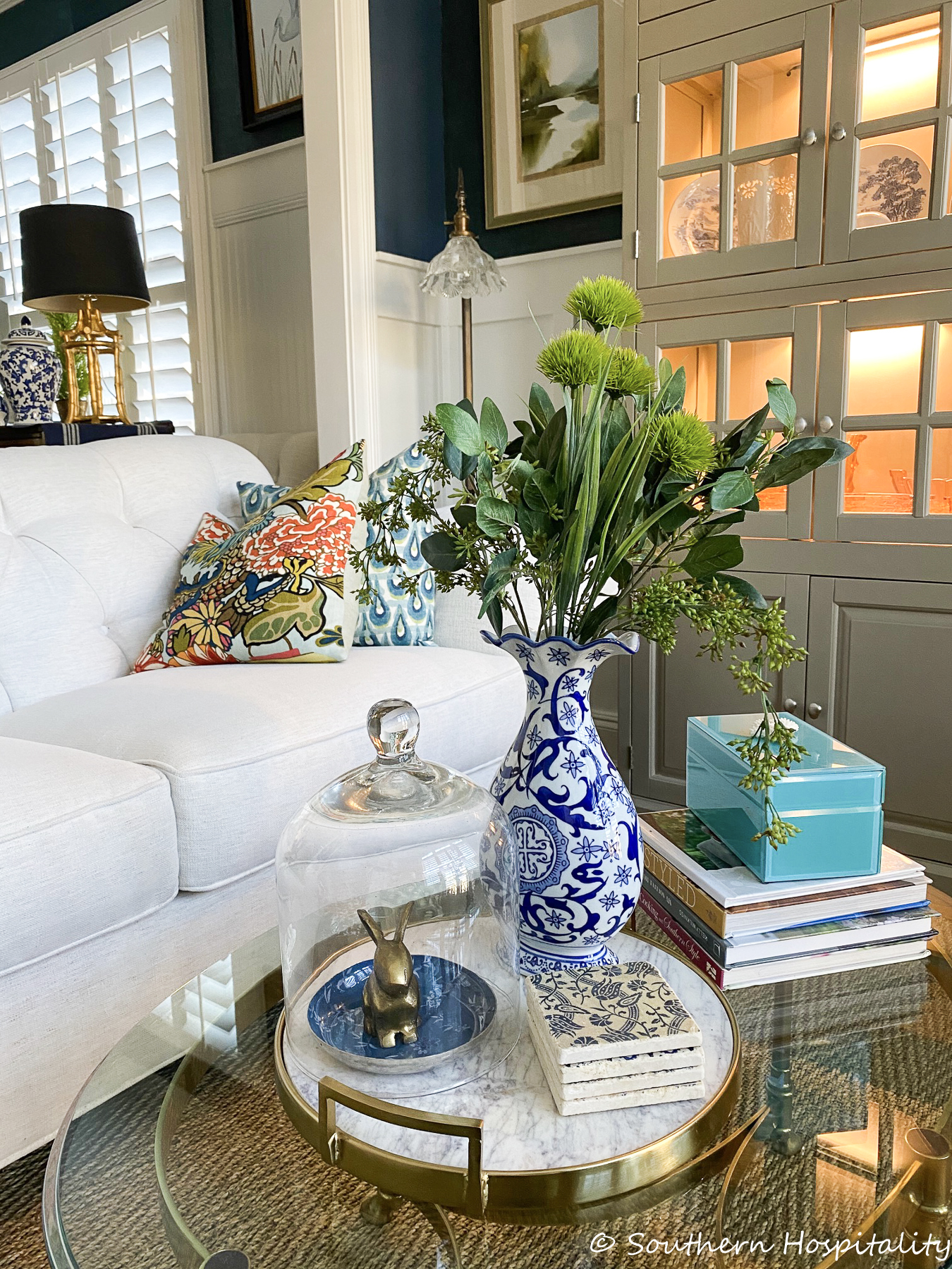 LIVING ROOM SPRING DECOR IN BLUE + WHITE