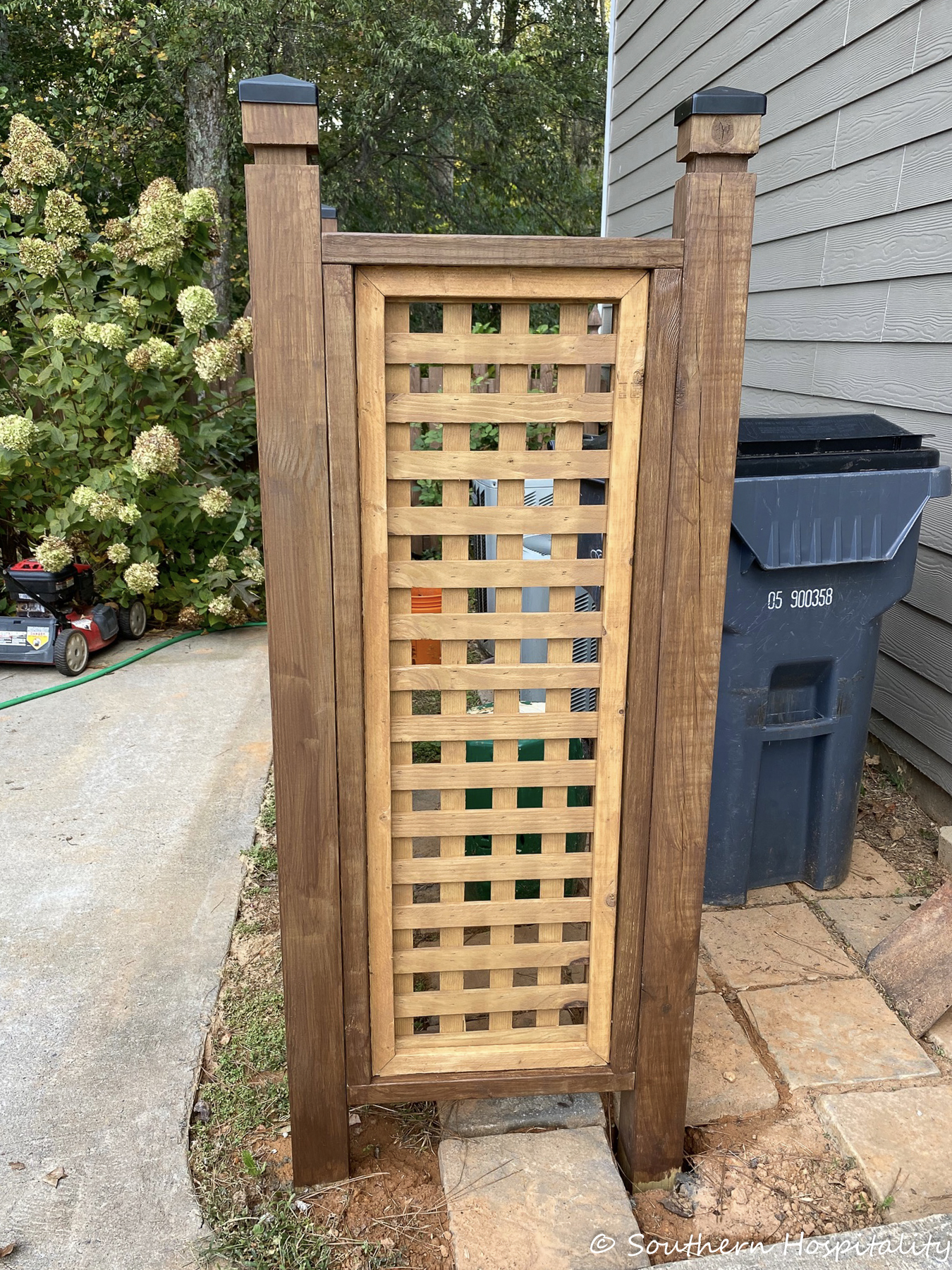 HOW TO BUILD A TRASH CAN SCREEN OUT OF FENCE BOARDS